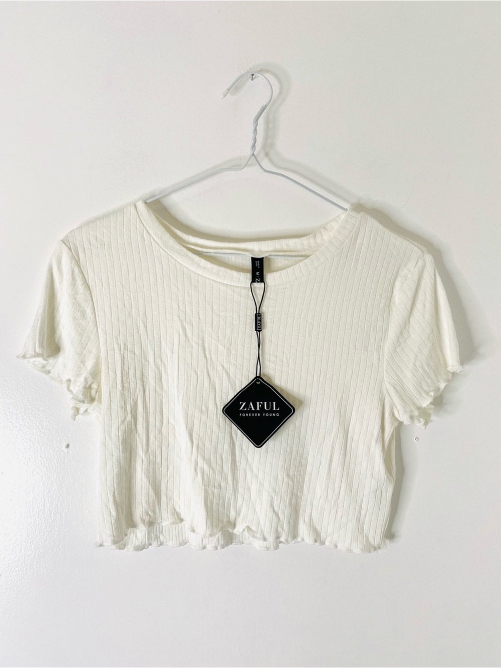 Zaful NWT White Ribbed Crop Top Lettuce Hem Stretch Baby Tee